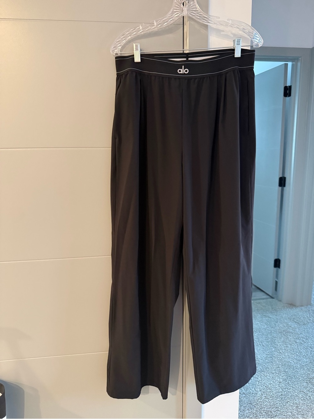 ALO Yoga Women’s Suit Up Trousers - Regular Black - Like New